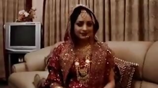 मलाई टाउको दिईरहेकी दासी