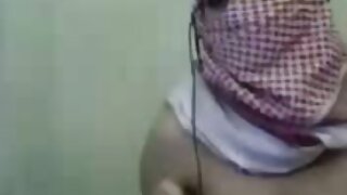 ब्रेडेड बेबले कुकुर र पूर्वी क्रीमी कम चूस्छ